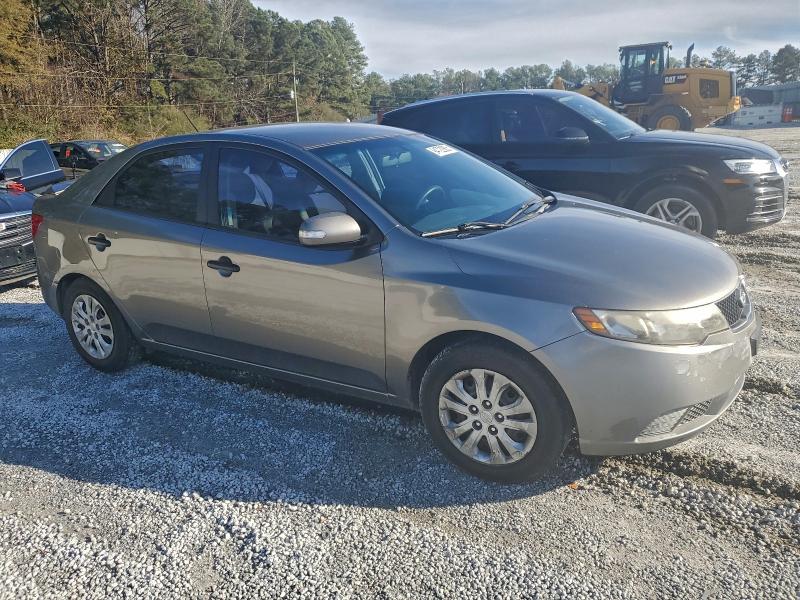 Zdjęcie 4 z aukcji – 2010 KIA FORTE EX z VIN KNAFU4A2XA5844666