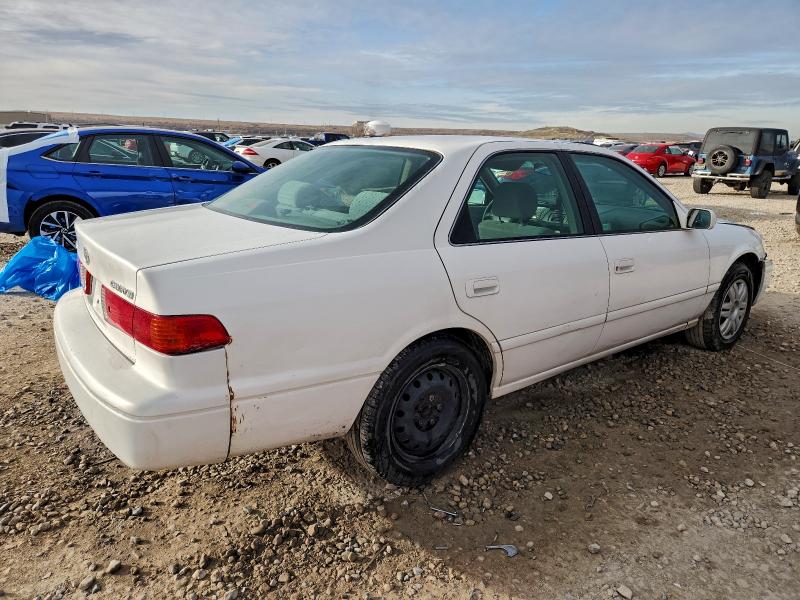 Photo 3 from auction – 2000 TOYOTA CAMRY CE with VIN 4T1BG22K3YU956460