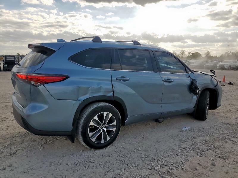 Photo 3 from auction – 2021 TOYOTA HIGHLANDER with VIN 5TDGZRAH0MS088080