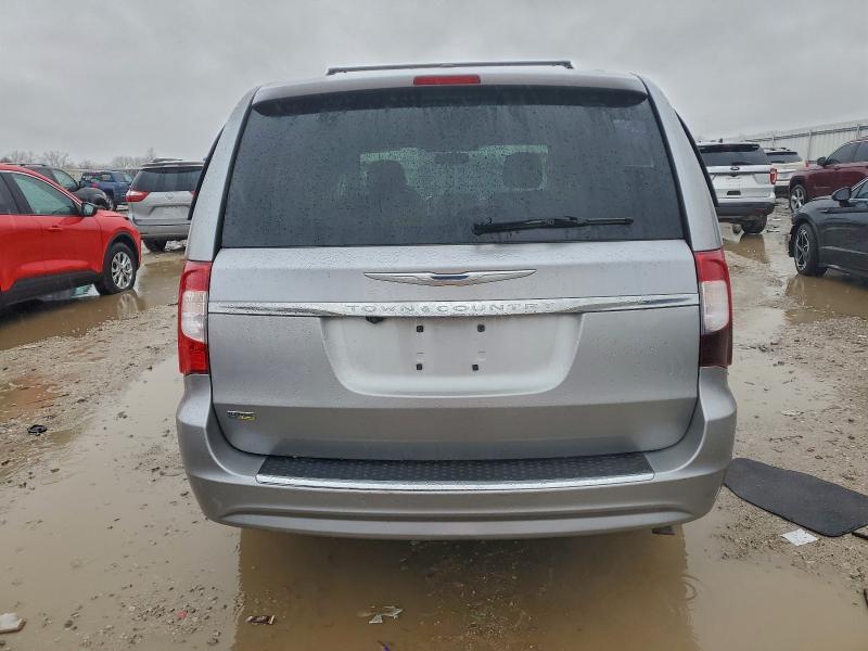 Photo 6 from auction – 2016 CHRYSLER TOWN & COU with VIN 2C4RC1BG5GR212701