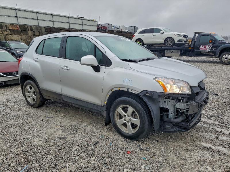 Photo 4 from auction – 2015 CHEVROLET TRAX 1LS with VIN KL7CJPSB3FB113968