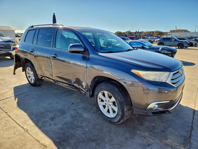 Photo 4 from auction – 2013 TOYOTA HIGHLANDER with VIN 5TDZA3EH3DS037406