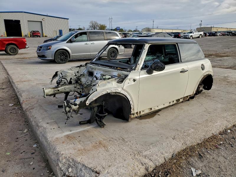 Photo 1 from auction – 2009 MINI COOPER SPO with VIN WMWMF935X9TF96371