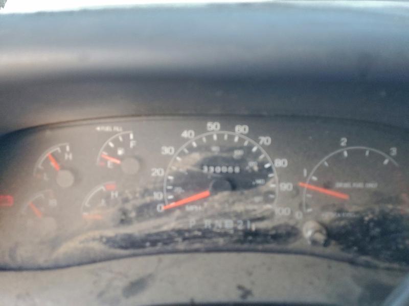 Photo 9 from auction – 2000 FORD F250 SUPER with VIN 1FTNX21F1YEB54585