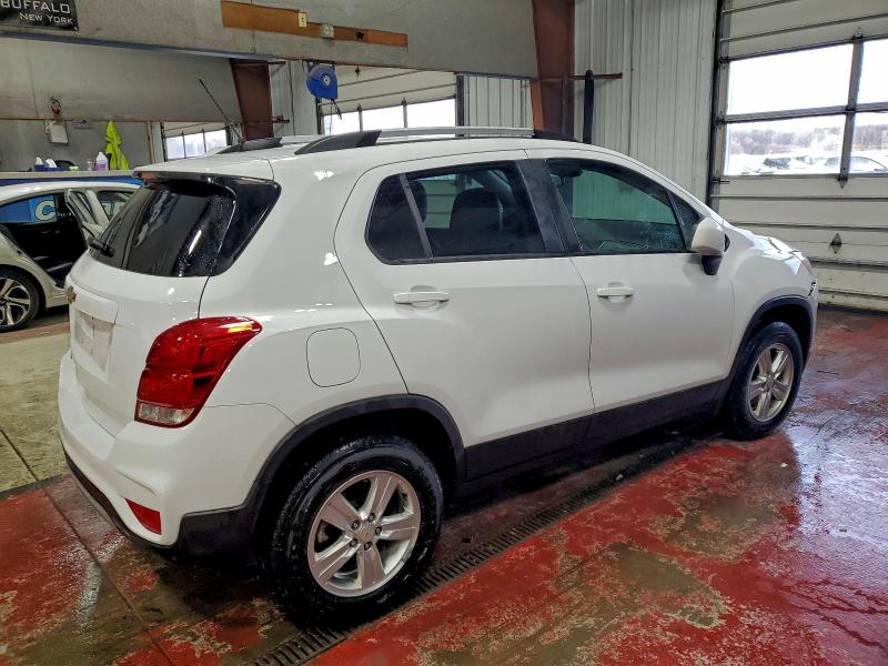 Photo 3 from auction – 2021 CHEVROLET TRAX 1LT with VIN KL7CJPSB6MB329620