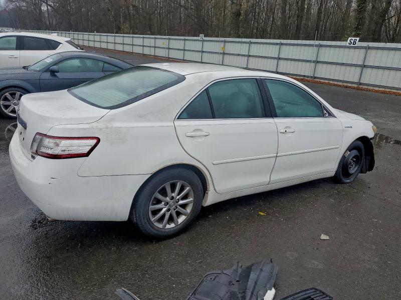 Photo 3 from auction – 2011 TOYOTA CAMRY HYBR with VIN 4T1BB3EKXBU130342
