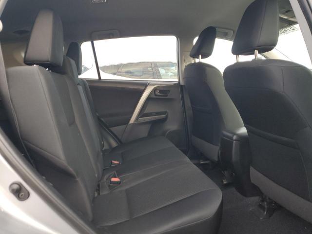 Photo 11 from auction – 2018 TOYOTA RAV4 LE with VIN 2T3BFREV3JW852517