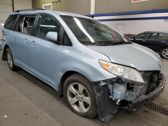 Photo 4 from auction – 2017 TOYOTA SIENNA LE with VIN 5TDKZ3DC2HS819783