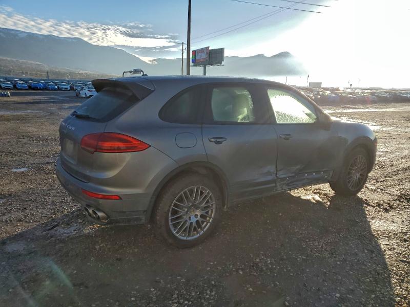Photo 3 from auction – 2017 PORSCHE CAYENNE S with VIN WP1AB2A23HLA53617