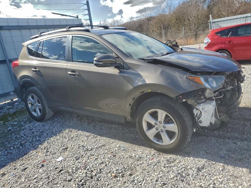 Photo 4 from auction – 2014 TOYOTA RAV4 XLE with VIN JTMWFREV8ED035418