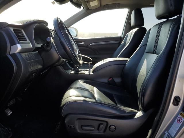 Photo 7 from auction – 2018 TOYOTA HIGHLANDER with VIN 5TDKZRFH9JS540123