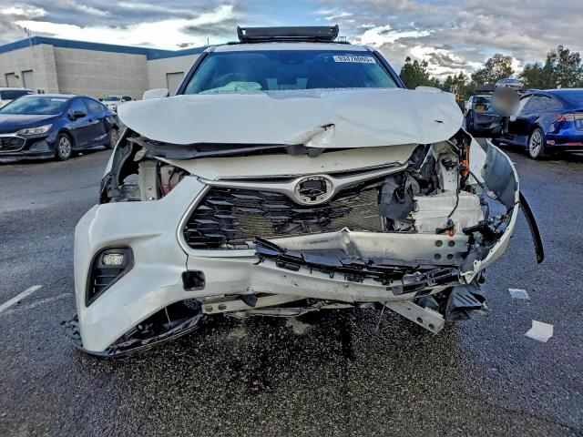 Photo 5 from auction – 2022 TOYOTA HIGHLANDER with VIN 5TDZZRAH4NS116649