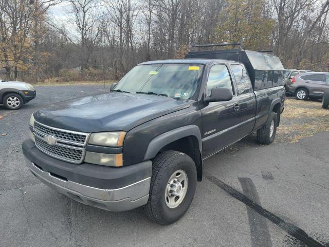 Photo 2 from auction – 2005 CHEVROLET SILVERADO with VIN 1GCHK29U65E143558