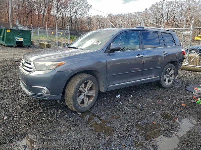 TOYOTA HIGHLANDER 2011 with VIN 5TDDK3EH9BS046244 - Photo from auction