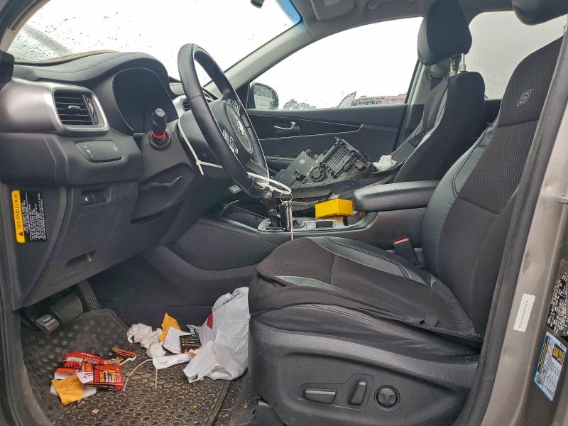 Photo 7 from auction – 2016 KIA SORENTO LX with VIN 5XYPG4A52GG037664