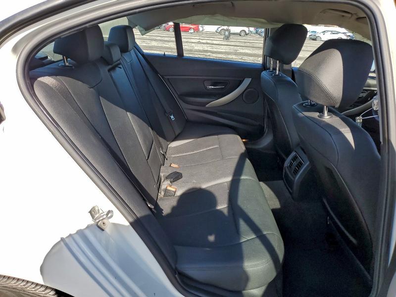 Photo 10 from auction – 2017 BMW 320 I with VIN WBA8E1G30HNU18578
