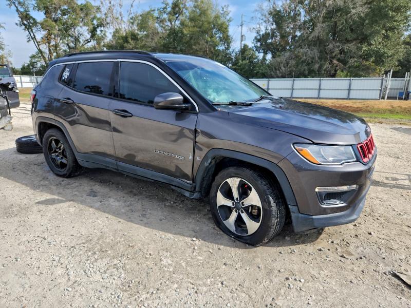 Фото 4 с аукциона – 2018 JEEP COMPASS LA с VIN 3C4NJCBB1JT286593