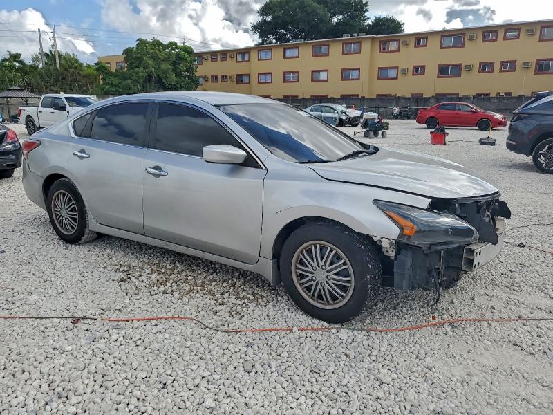 Photo 4 from auction – 2014 NISSAN ALTIMA 2.5 with VIN 1N4AL3AP9EN258591