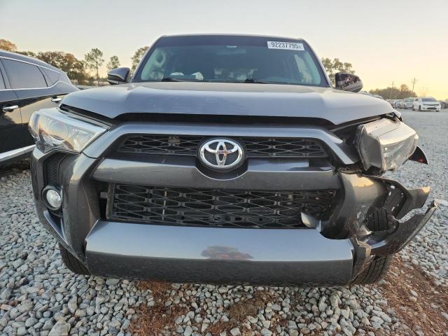 Photo 5 from auction – 2018 TOYOTA 4RUNNER SR with VIN JTEZU5JR7J5185556