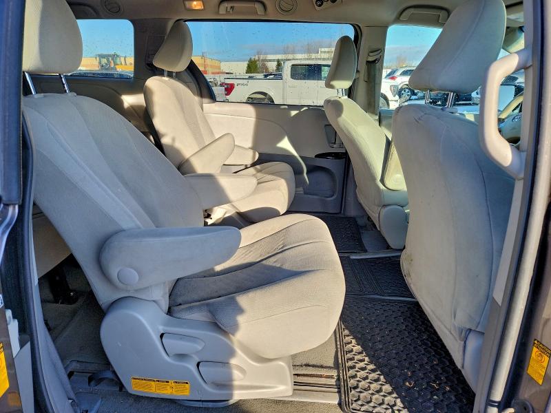 Photo 11 from auction – 2014 TOYOTA SIENNA with VIN 5TDZK3DC5ES451940