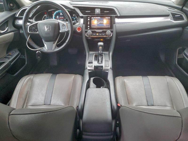 Photo 8 from auction – 2016 HONDA CIVIC TOUR with VIN 19XFC1F93GE211403