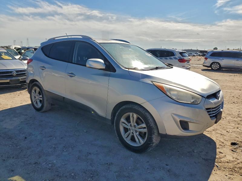 Photo 4 from auction – 2011 HYUNDAI TUCSON with VIN KM8JU3AC0BU279198