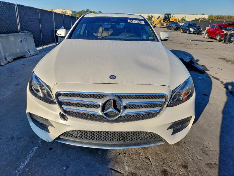 Photo 5 from auction – 2017 MERCEDES-BENZ E 300 4MAT with VIN WDDZF4KB2HA137478