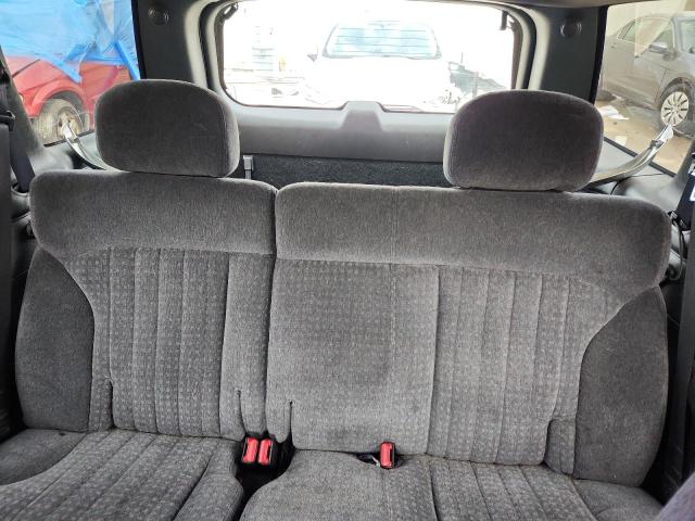 Photo 10 from auction – 2000 CHEVROLET BLAZER with VIN 1GNDT13W0Y2119558