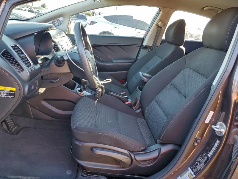 Photo 7 from auction – 2017 KIA FORTE LX with VIN 3KPFK4A72HE125821