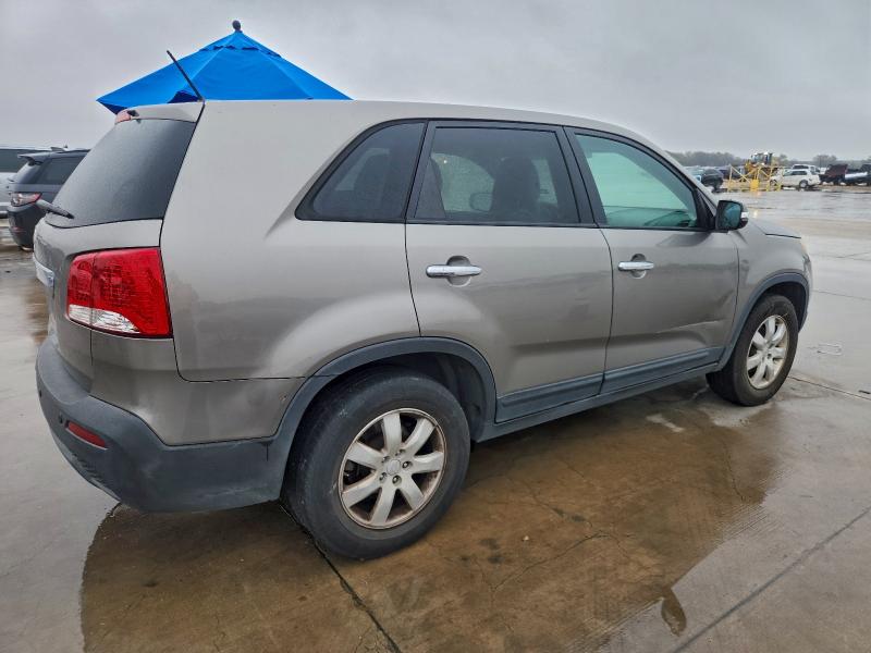 Photo 3 from auction – 2011 KIA SORENTO BA with VIN 5XYKT3A14BG085219