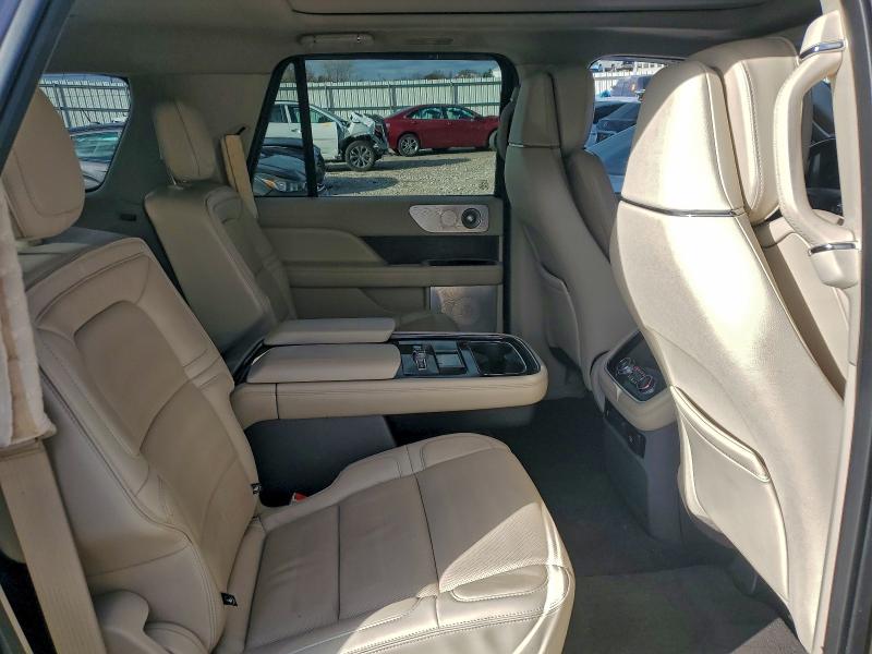 Photo 11 from auction – 2019 LINCOLN NAVIGATOR with VIN 5LMJJ3LT7KEL22089