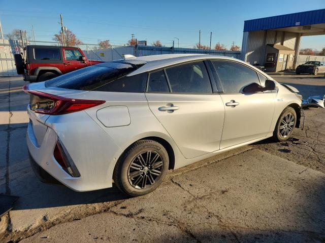 Photo 3 from auction – 2017 TOYOTA PRIUS PRIM with VIN JTDKARFP1H3023960