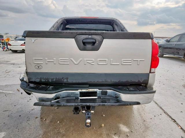 Photo 6 from auction – 2004 CHEVROLET AVALANCHE with VIN 3GNEC12T34G249296
