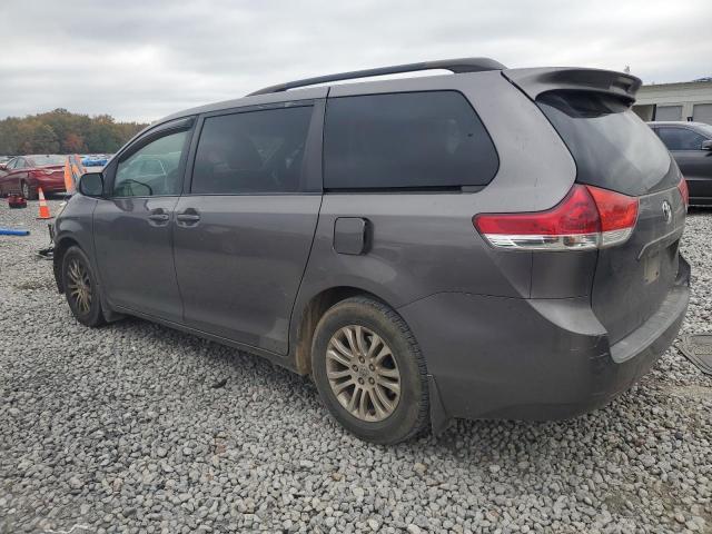 Photo 2 from auction – 2011 TOYOTA SIENNA XLE with VIN 5TDYK3DC7BS143966