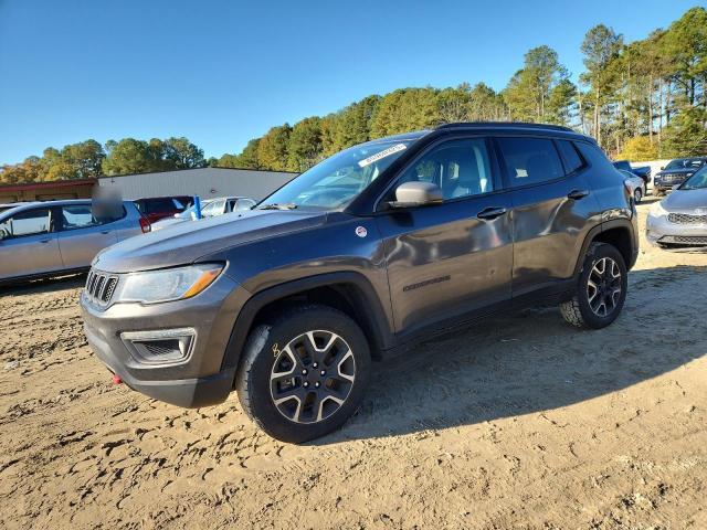 JEEP COMPASS 2019 with VIN 3C4NJDDB9KT748029 - Photo from auction