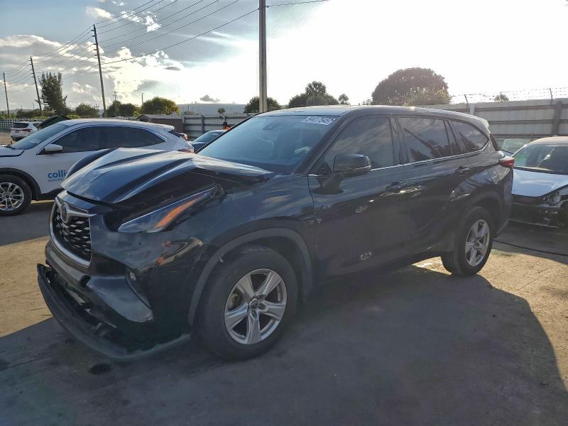 TOYOTA HIGHLANDER 2021 с VIN 5TDZZRAH4MS052160 - Фото с аукциона