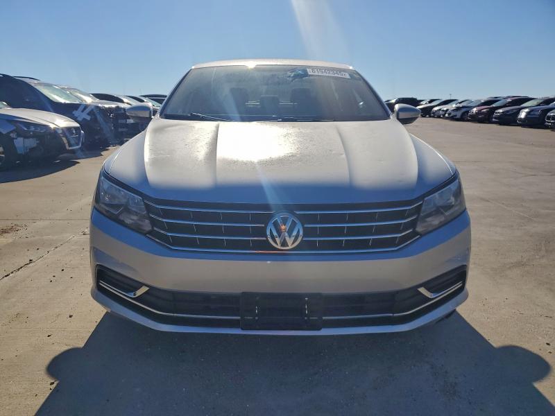 Photo 5 from auction – 2018 VOLKSWAGEN PASSAT S with VIN 1VWAA7A35JC030983