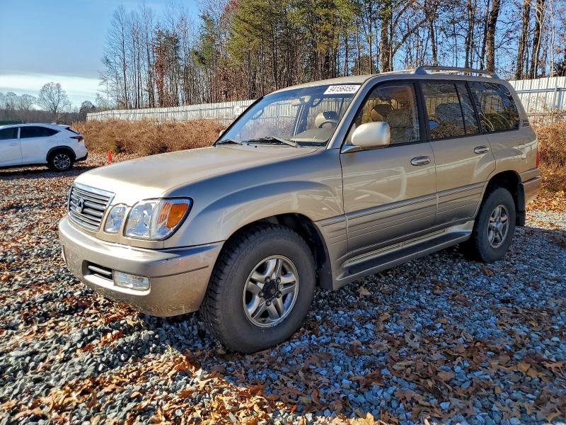 LEXUS LX 470 2002 with VIN JTJHT00W123516333 - Photo from auction