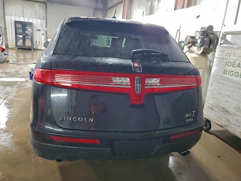 Photo 6 from auction – 2017 LINCOLN MKT with VIN 2LMHJ5NK0HBL01207