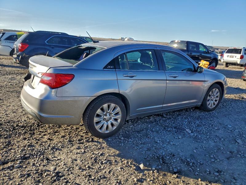 Photo 3 from auction – 2014 CHRYSLER 200 LX with VIN 1C3CCBAB2EN207553