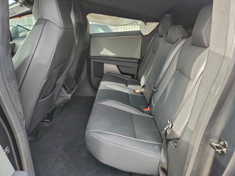 Photo 11 from auction – 2024 TESLA CYBERTRUCK with VIN 7G2CEHED4RA041569