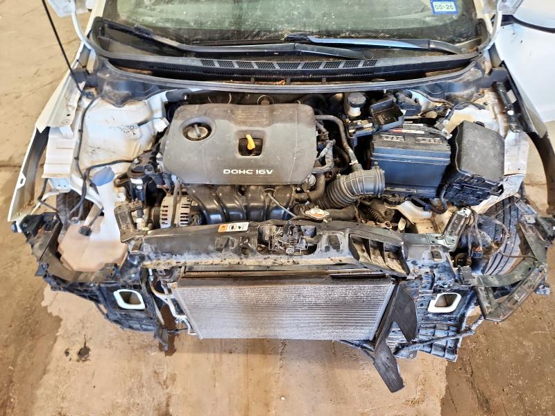 Photo 11 from auction – 2017 KIA FORTE LX with VIN 3KPFK4A7XHE026759
