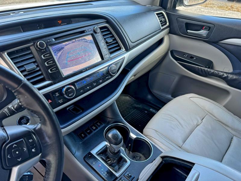 Photo 9 from auction – 2015 TOYOTA HIGHLANDER with VIN 5TDJKRFHXFS168878