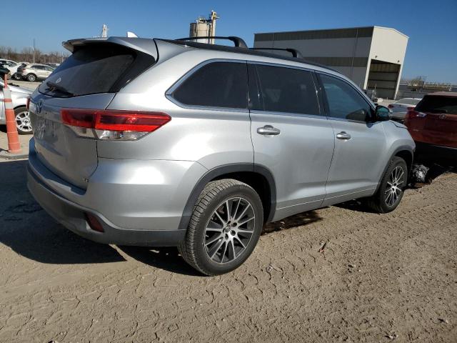 Photo 3 from auction – 2018 TOYOTA HIGHLANDER with VIN 5TDKZRFH9JS540123