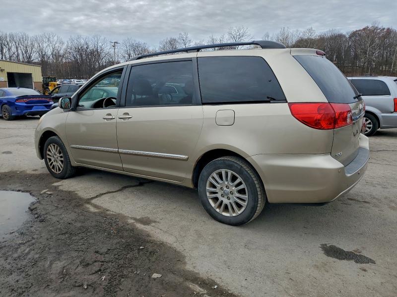 Photo 2 from auction – 2010 TOYOTA SIENNA XLE with VIN 5TDDK4CC9AS033764