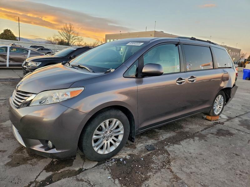 Photo 1 from auction – 2017 TOYOTA SIENNA XLE with VIN 5TDYZ3DC0HS869043