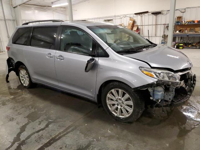 Photo 4 from auction – 2017 TOYOTA SIENNA XLE with VIN 5TDDZ3DC2HS150794