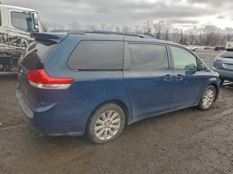 Photo 3 from auction – 2012 TOYOTA SIENNA LE with VIN 5TDJK3DC4CS048204