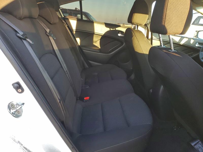 Photo 10 from auction – 2017 KIA FORTE LX with VIN 3KPFK4A70HE006309