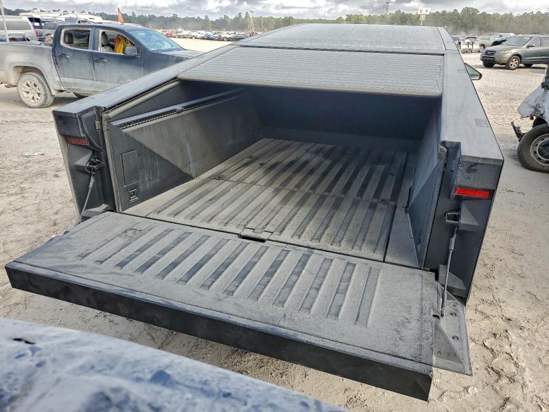 Photo 6 from auction – 2024 TESLA CYBERTRUCK with VIN 7G2CEHED1RA029895